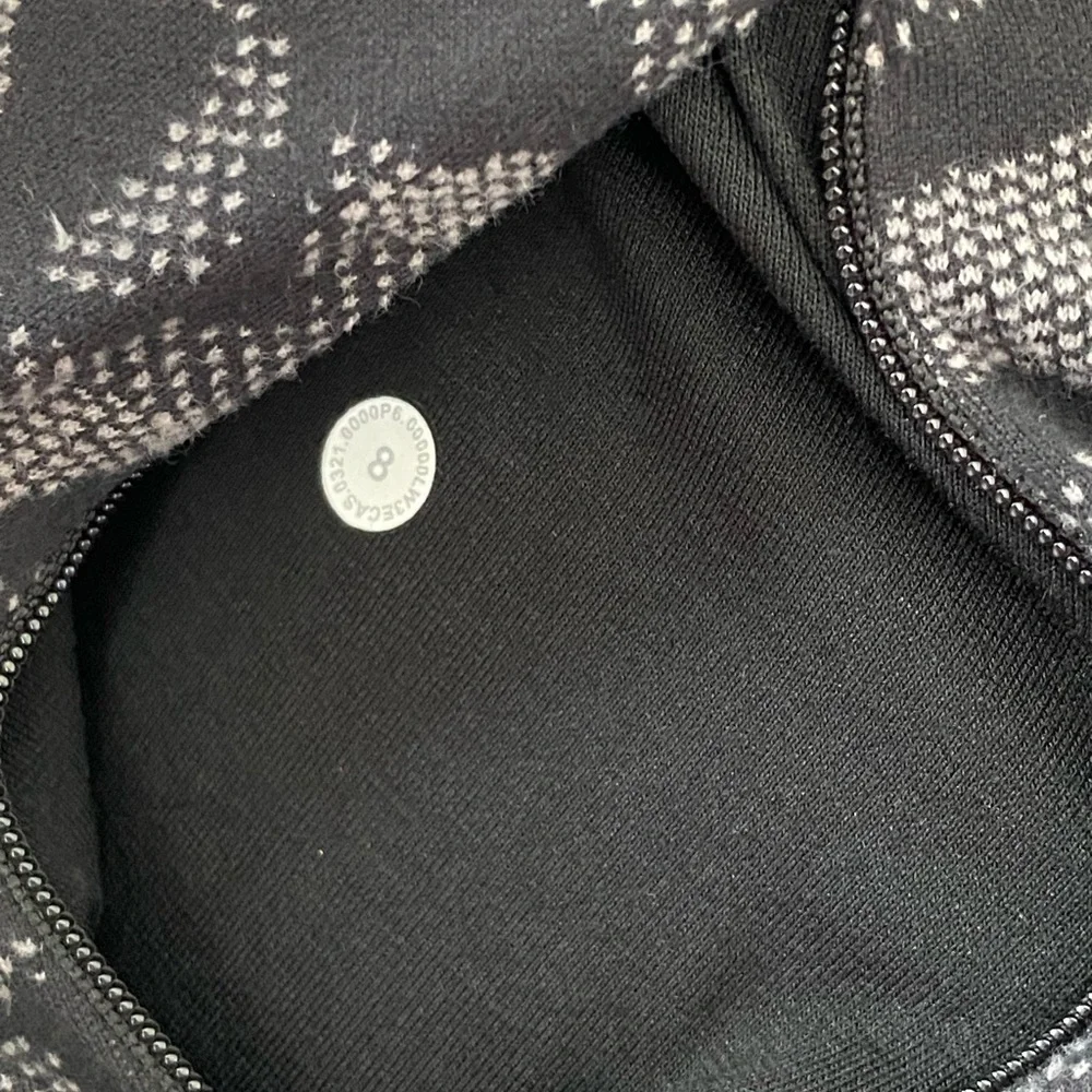 Lululemon Close To Crossing Long Sleeve Heritage Camo Jacquard Size 8